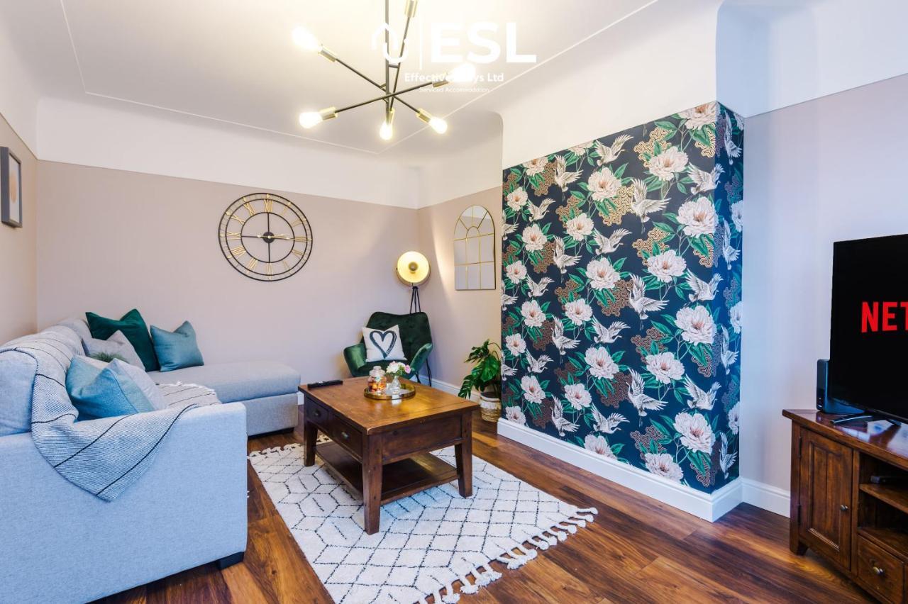 Open Plan - 3 Bedroom House - Garden And Outdoor Seating - Driveway Parking - Short Drive To City Centre Saughall Luaran gambar