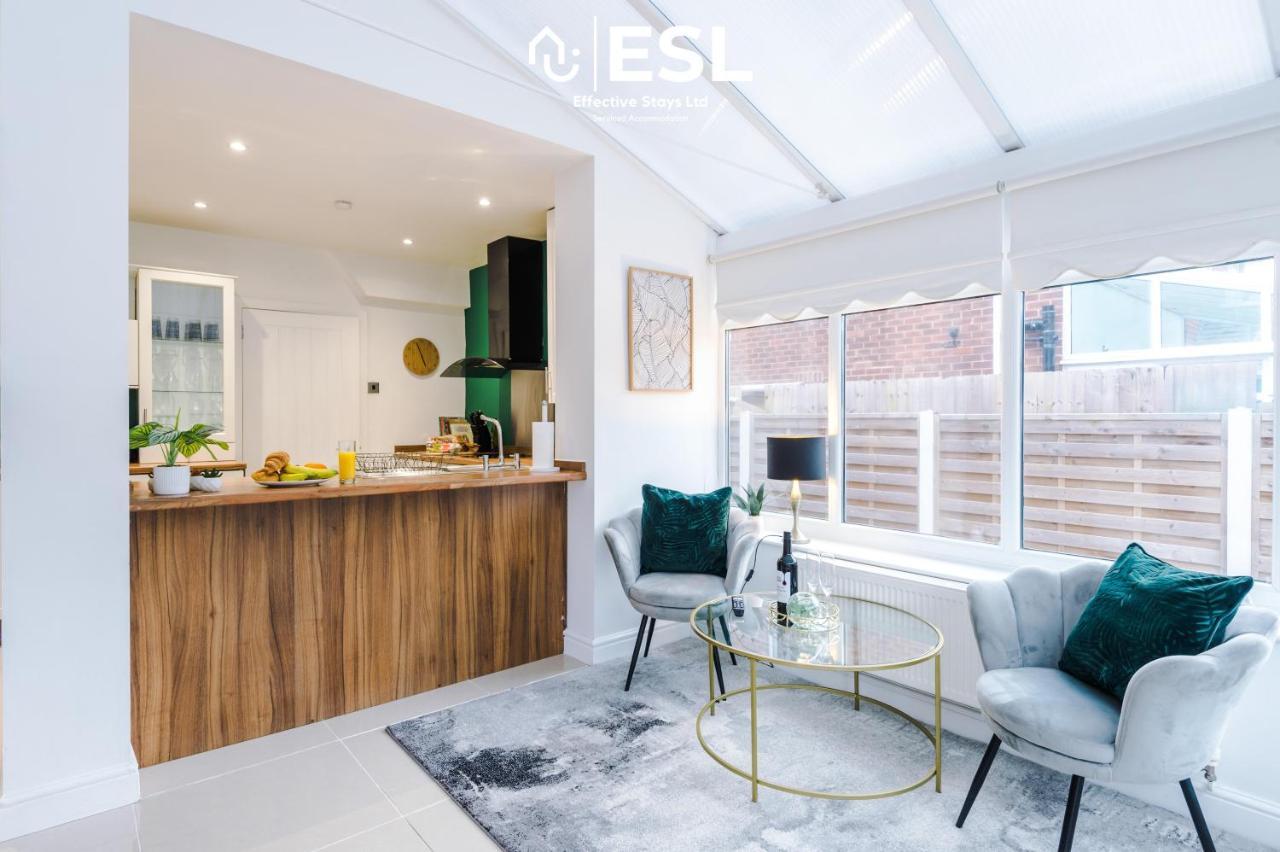 Open Plan - 3 Bedroom House - Garden And Outdoor Seating - Driveway Parking - Short Drive To City Centre Saughall Luaran gambar