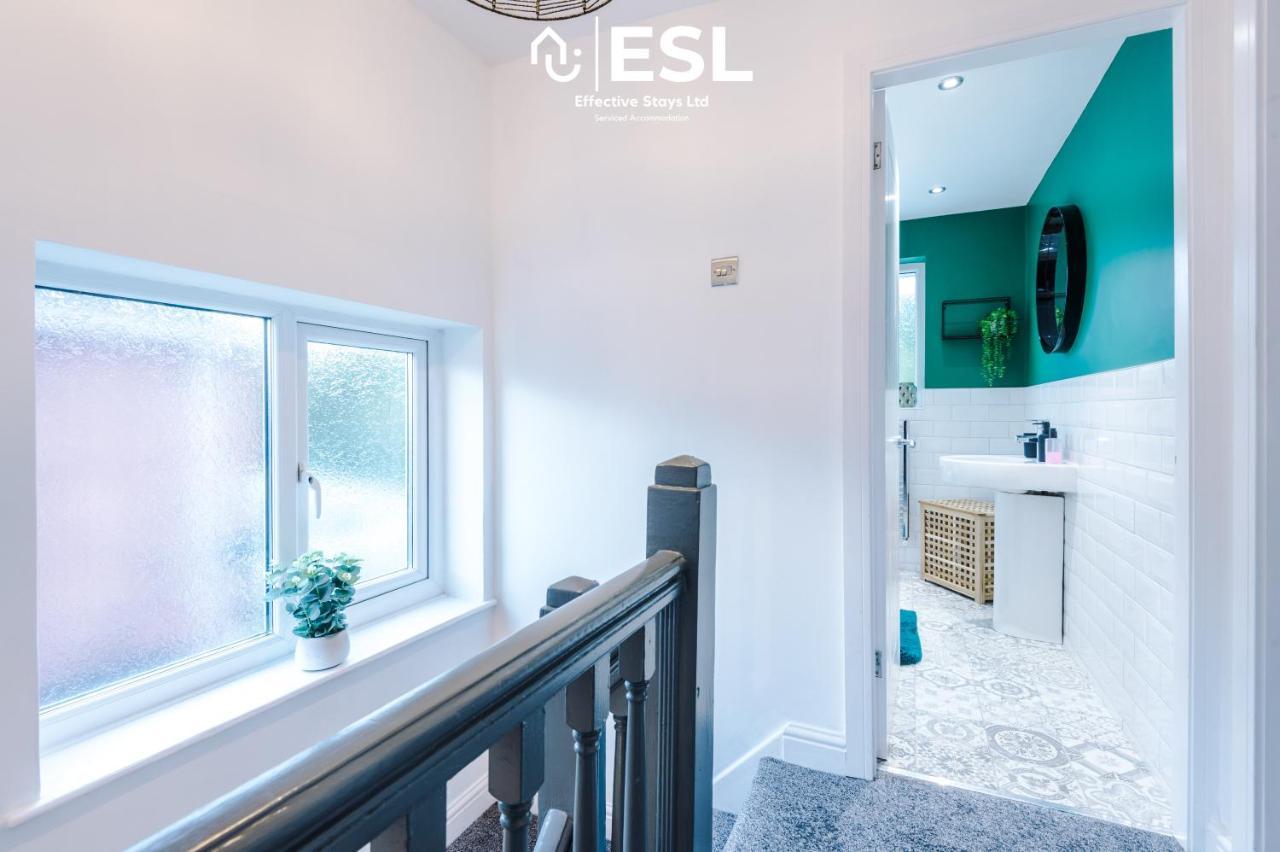 Open Plan - 3 Bedroom House - Garden And Outdoor Seating - Driveway Parking - Short Drive To City Centre Saughall Luaran gambar